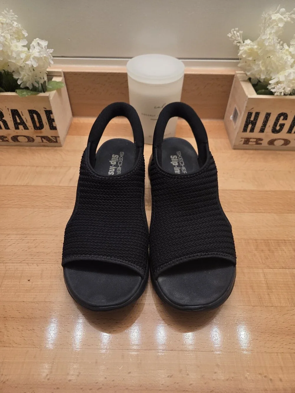 Skechers Hands Free Slip-ins: Summits - Sweetly Evolved Black Sandals Womens 11